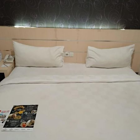 Cordela Hotel Медан Екстер'єр фото